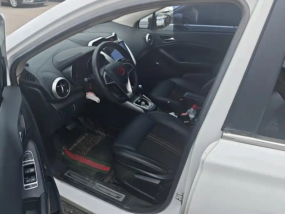 BYD Yuan — миниатюра 9