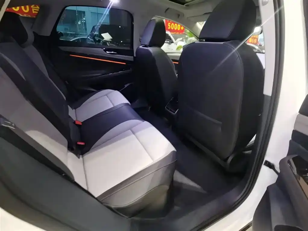 VOLKSWAGEN ID.7 VIZZION