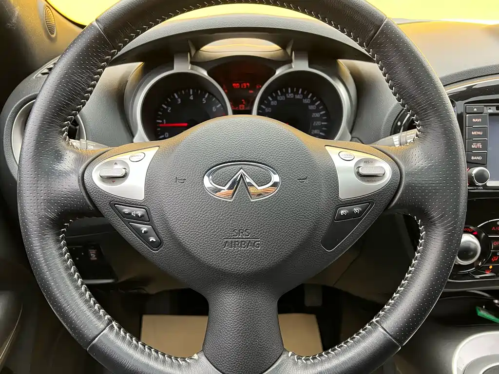 INFINITI ESQ