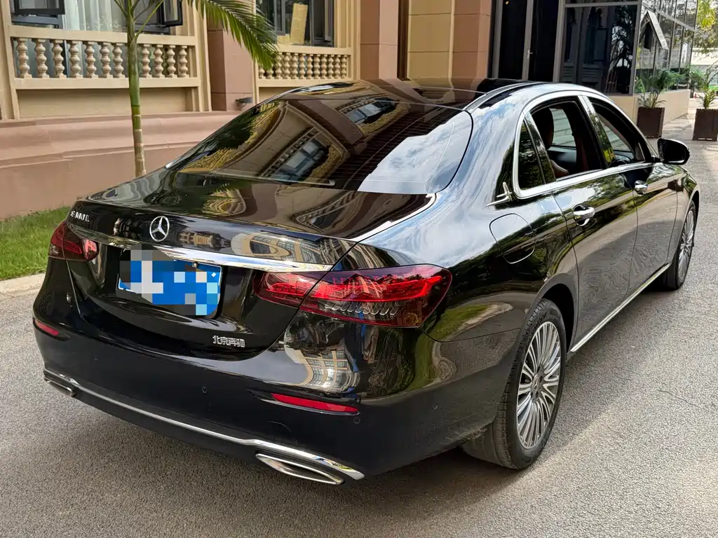 MERCEDES-BENZ E CLASS