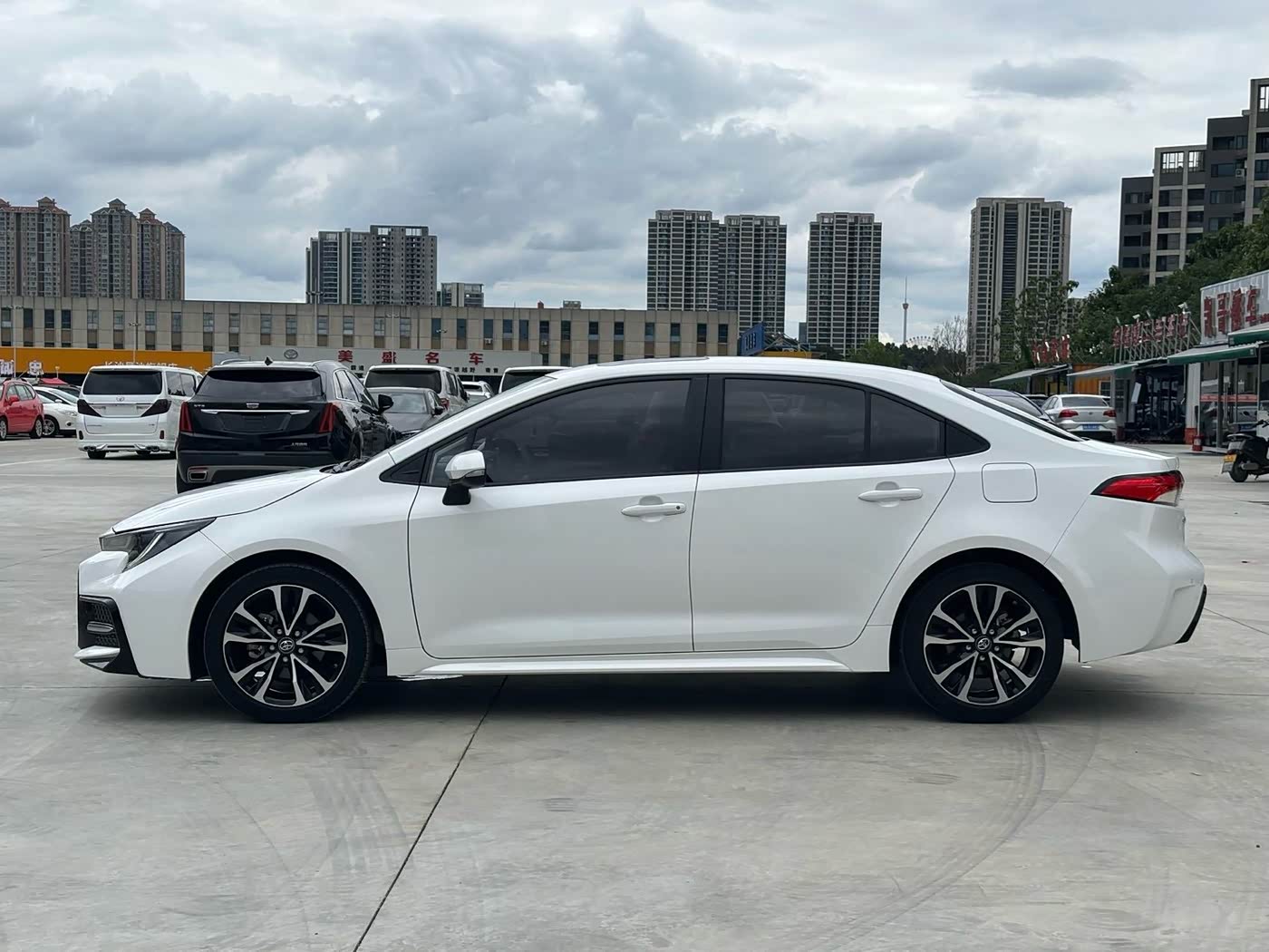 Toyota Levin 1.2 л 2022 г. Белый, пробег 9000 км