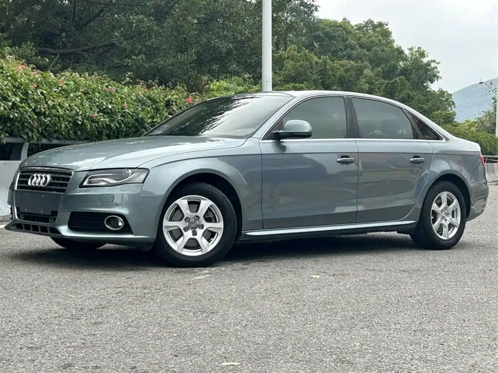 Купить Audi A4L