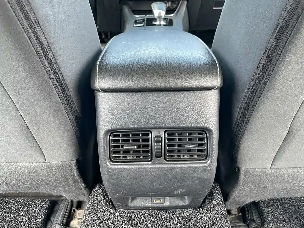 Venucia D60 EV — миниатюра 15
