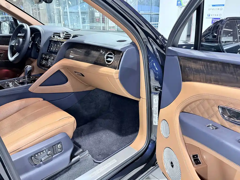 Bentley Bentayga — миниатюра 21