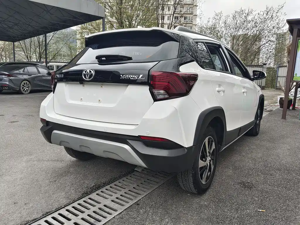 TOYOTA YARIS L ZHIXUAN