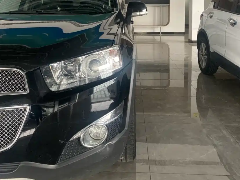 Chevrolet Captiva 2013 2.4L 7 мест
