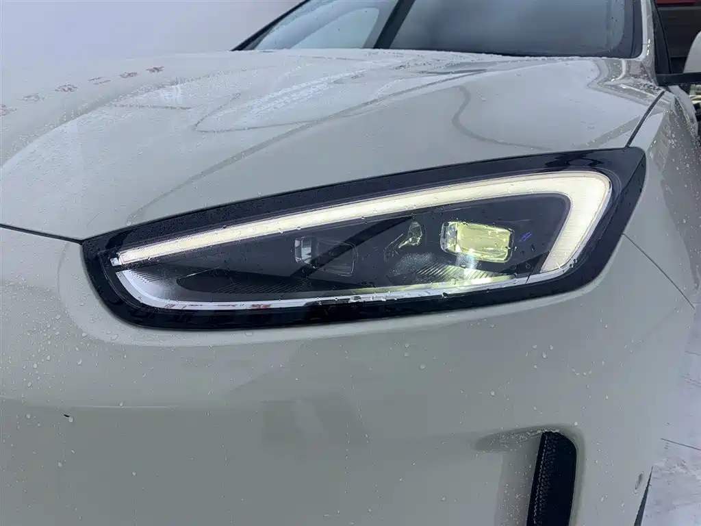 AITO ASK THE WORLD M5