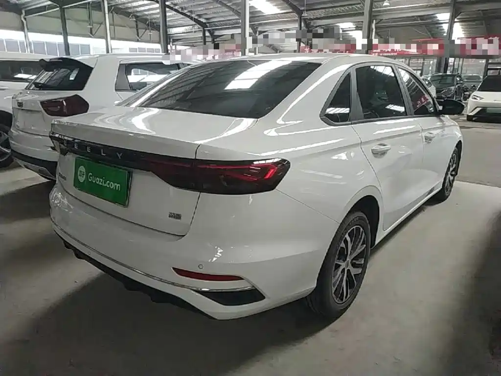 Geely Emgrand 2025 4 1.5L CVT