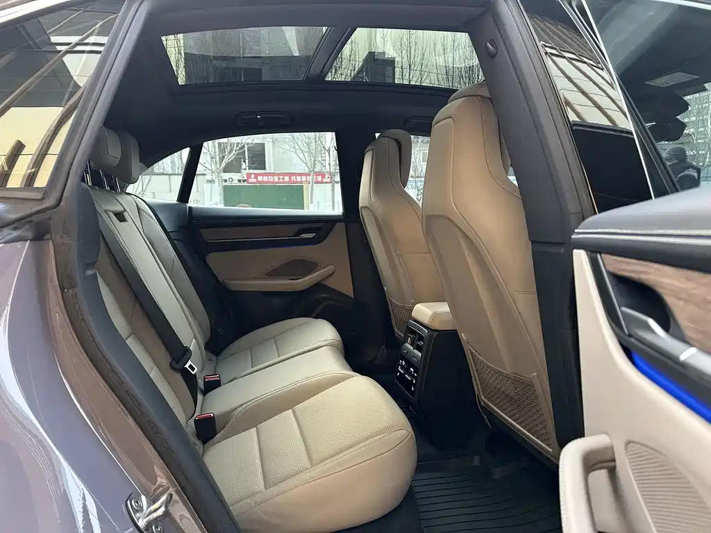 PORSCHE MACAN NEW ENERGY