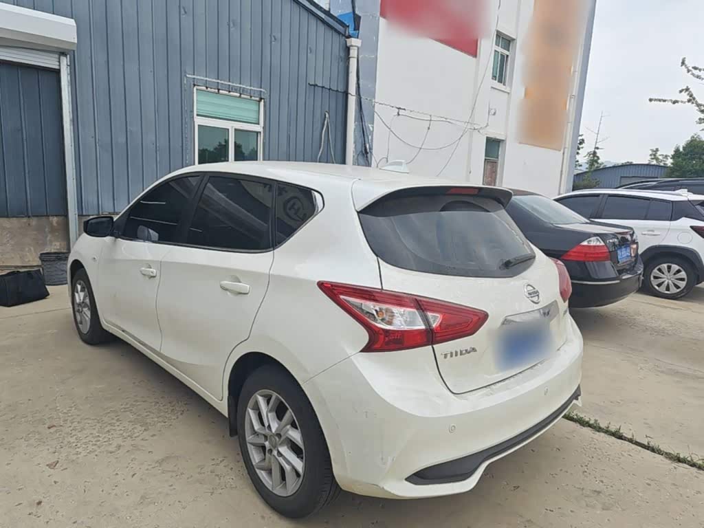 Nissan Tiida 1.6 л 2022 г. Белый, пробег 34300 км