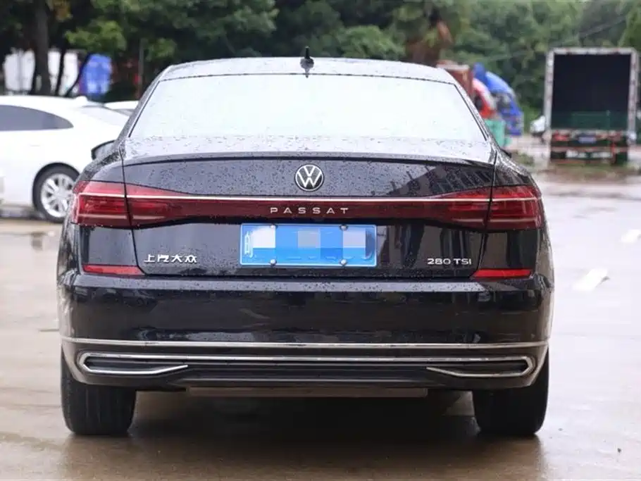 Volkswagen Passat 2022 330TSI Luxury