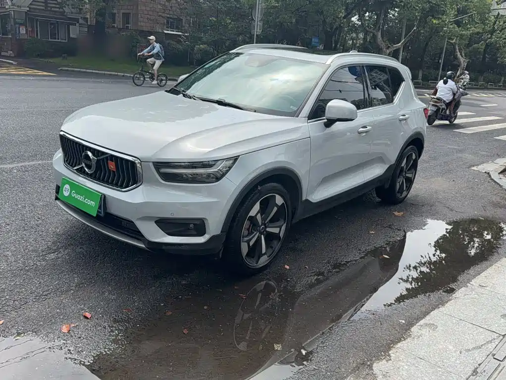 Volvo XC40 2020 T4 Luxury