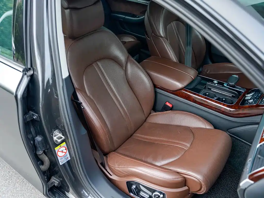 Audi A8 2011 A8L 3.0 TFSI quattro Luxury (245kW