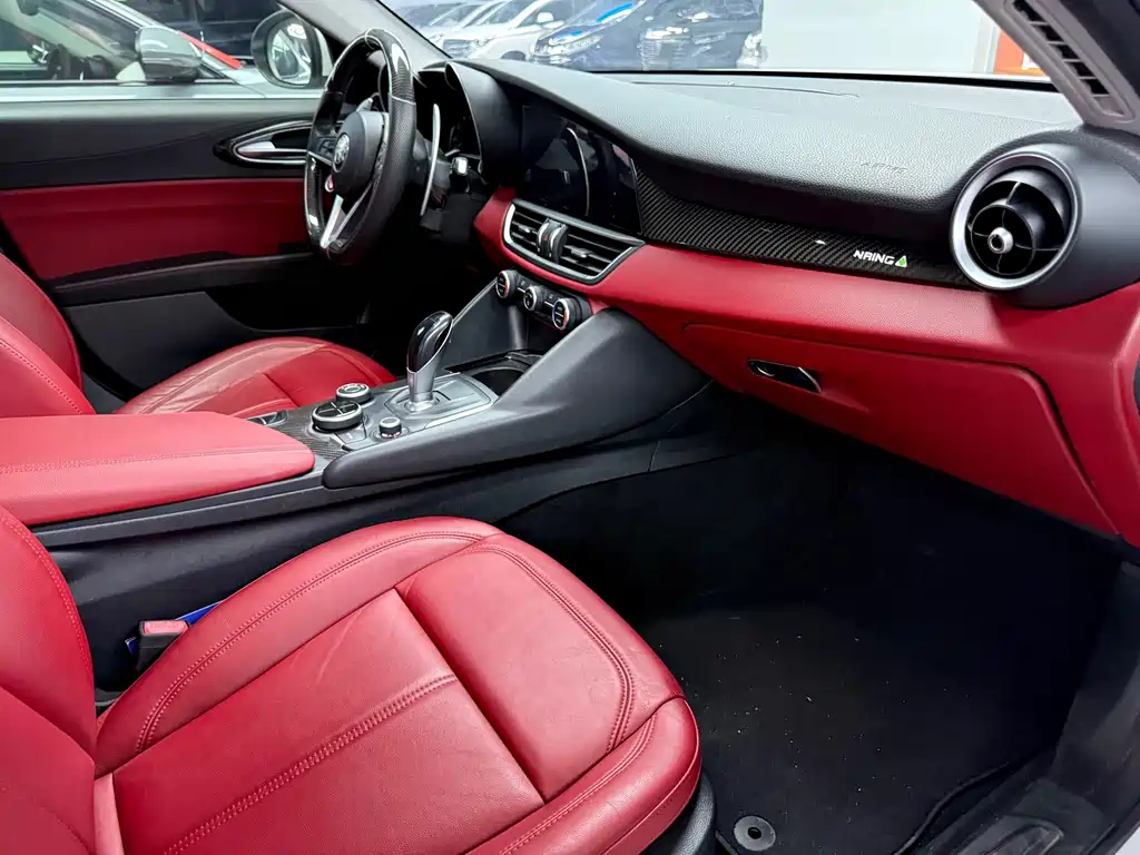 Alfa Romeo Giulia — миниатюра 14