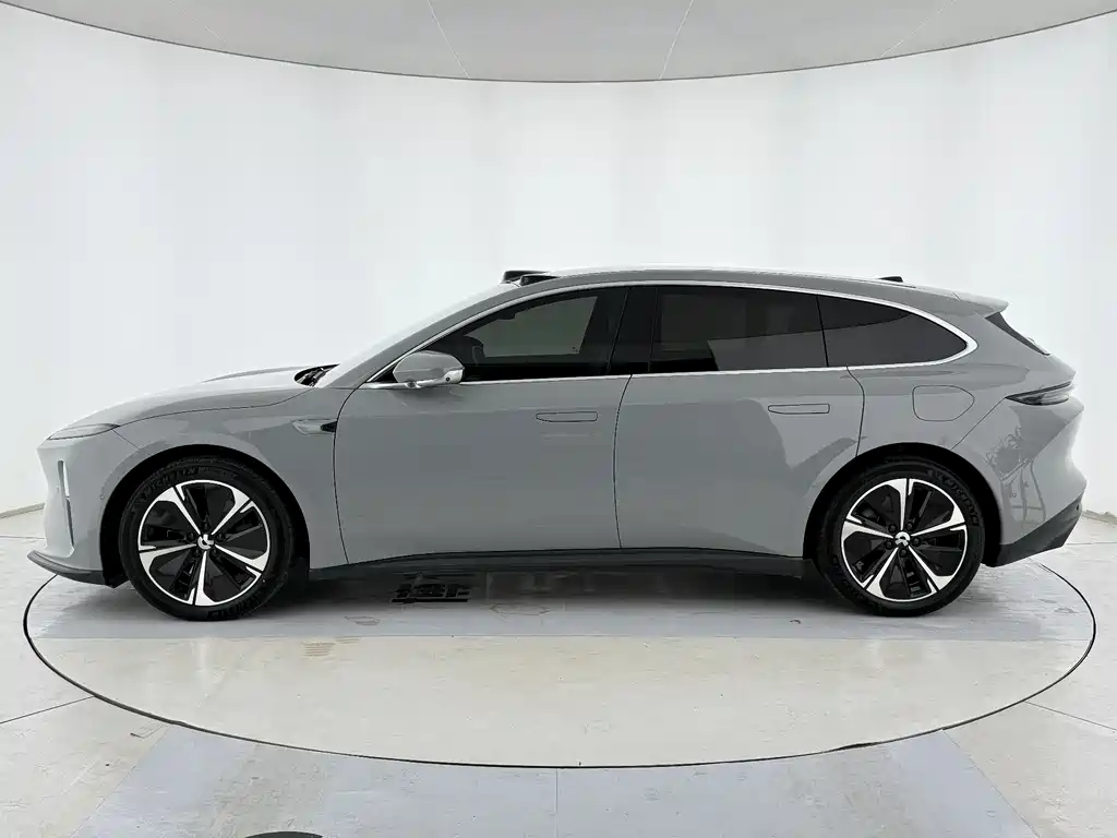NIO NIO ET5T