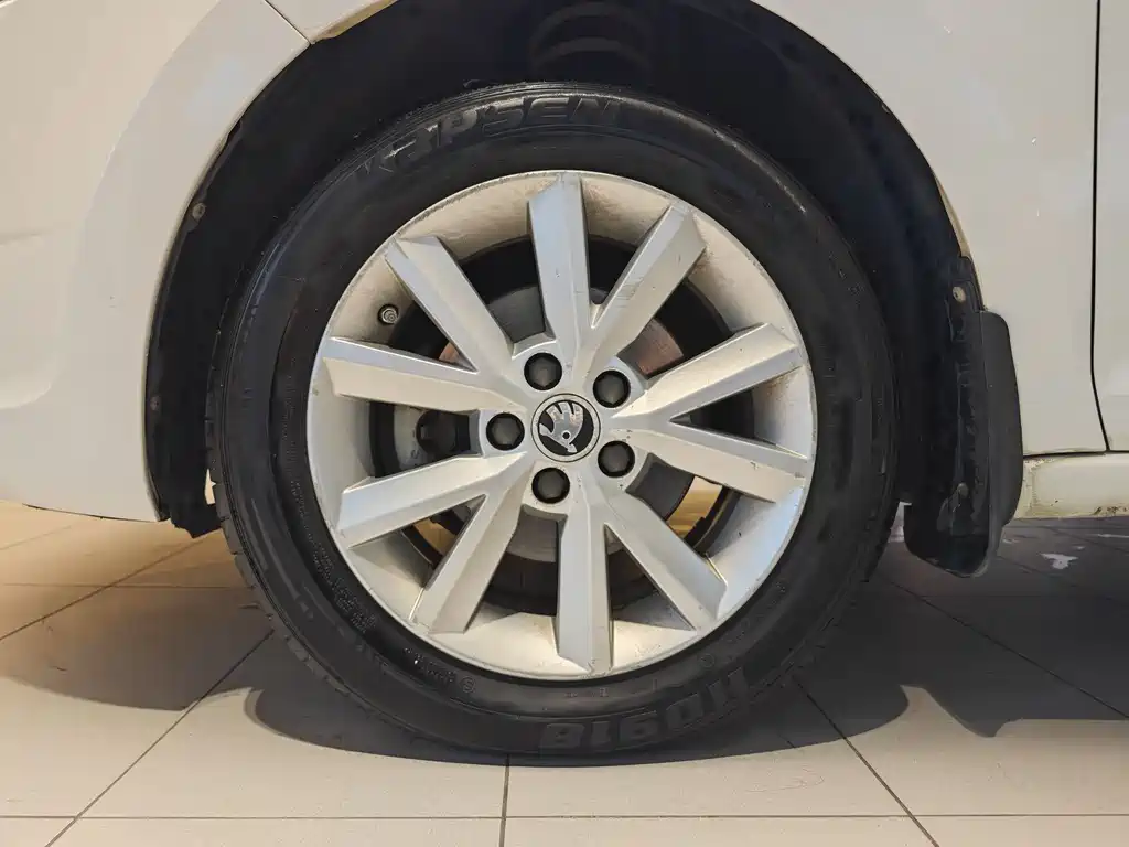 Skoda Rapid 2016 1.6L AT