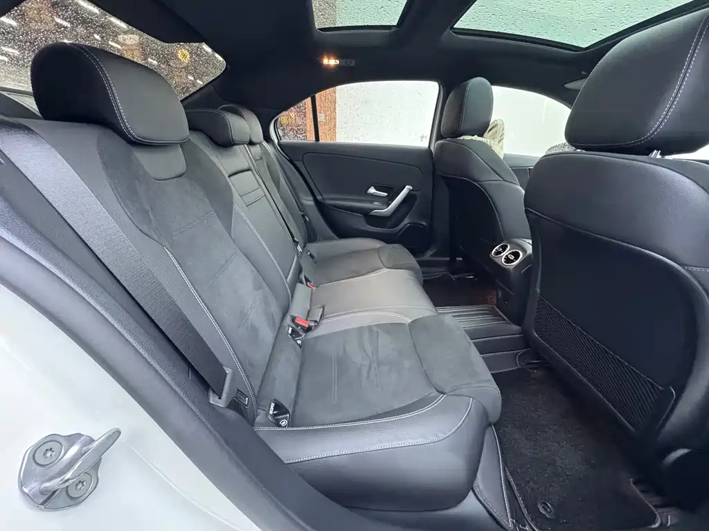Mercedes-Benz A-Class — миниатюра 10