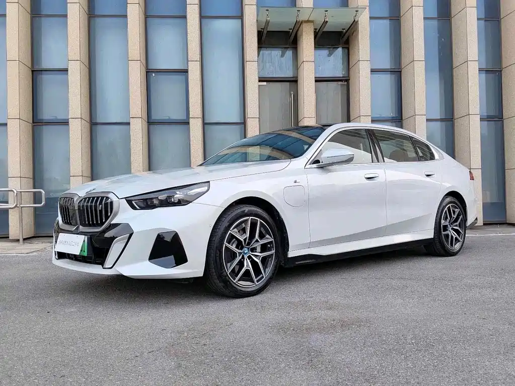 BMW i5