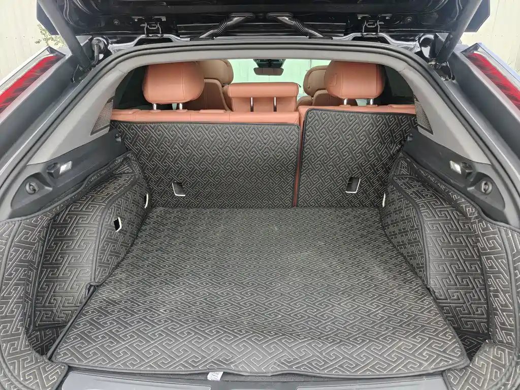 Cadillac IQ — миниатюра 11