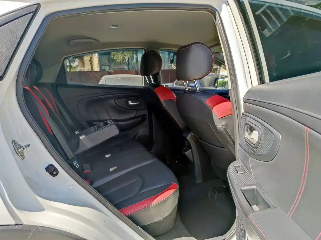 Luxgen U5 SUV — миниатюра 11