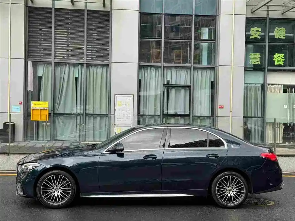 Mercedes-Benz C-Class — миниатюра 2