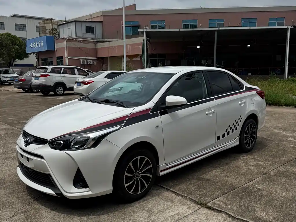 Купить Toyota Yaris L