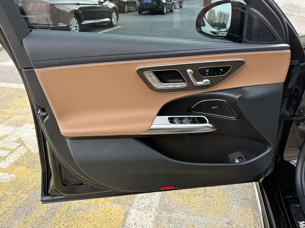 Mercedes-Benz E-Class E 2025 E 300 L Fashion