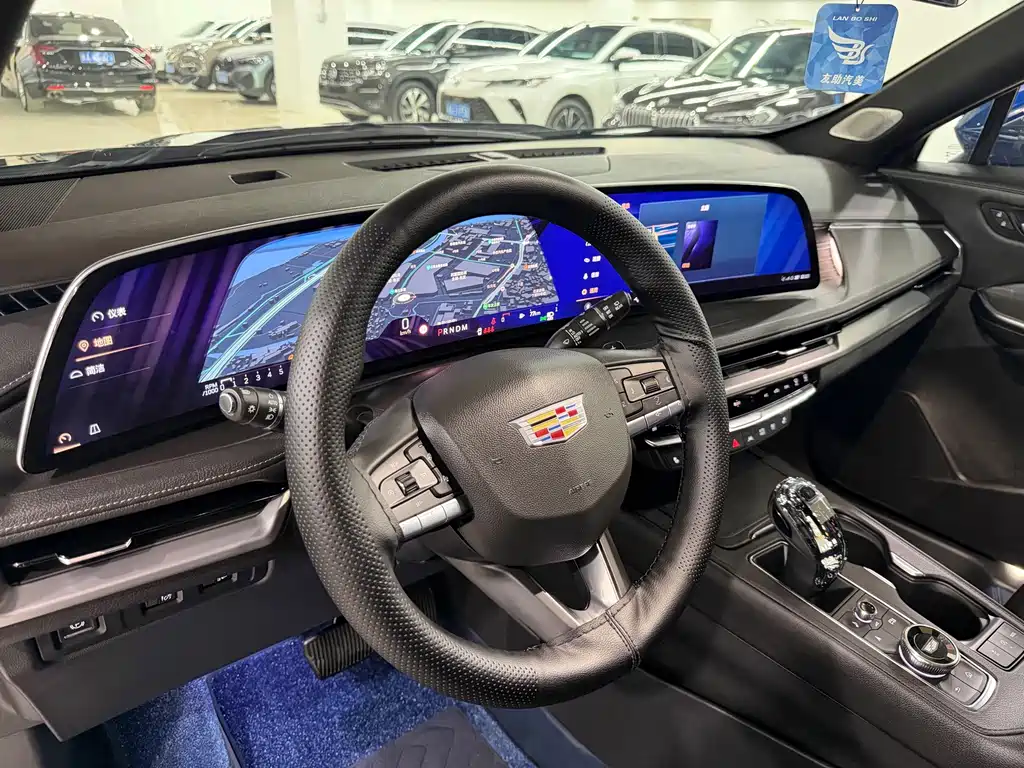 Cadillac XT4 — миниатюра 9