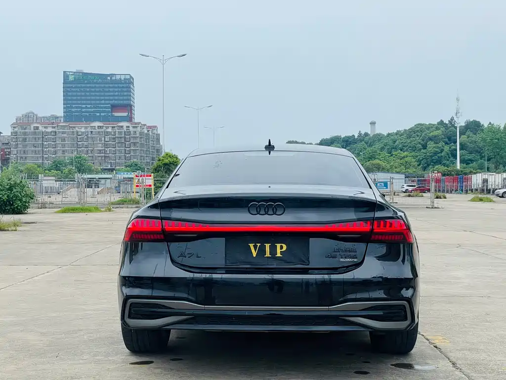 Audi A7L 2025 45 TFSI quattro