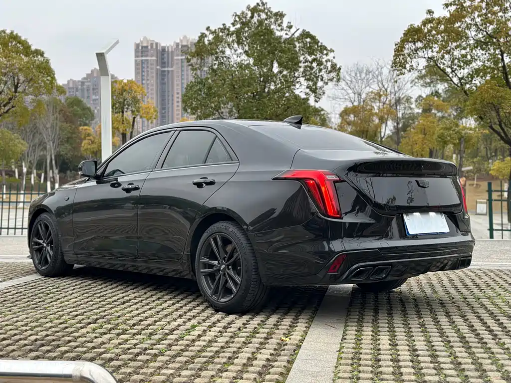 CADILLAC CT4