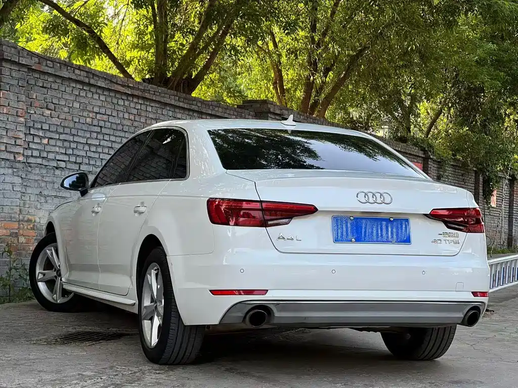 Audi A4L 2017 Plus 40 TFSI Fashion