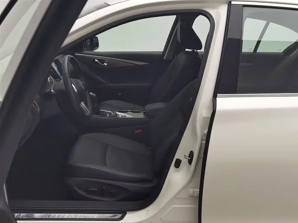 Infiniti Q50L 2022 2.0T
