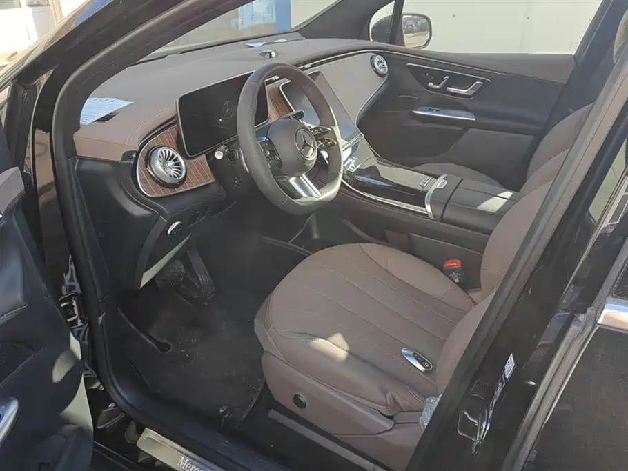 MERCEDES-BENZ EQE SUV