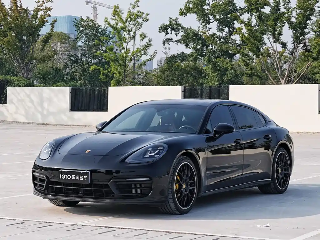 Porsche Panamera 2021