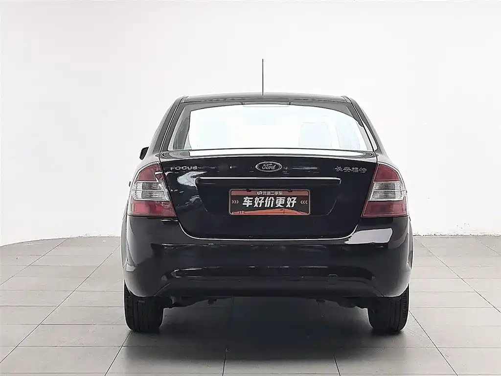 Ford Focus 2013 1.8L MT
