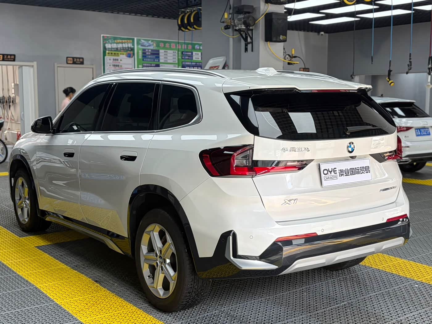 BMW X1 1.5 л 2023 г. Белый, пробег 47699 км
