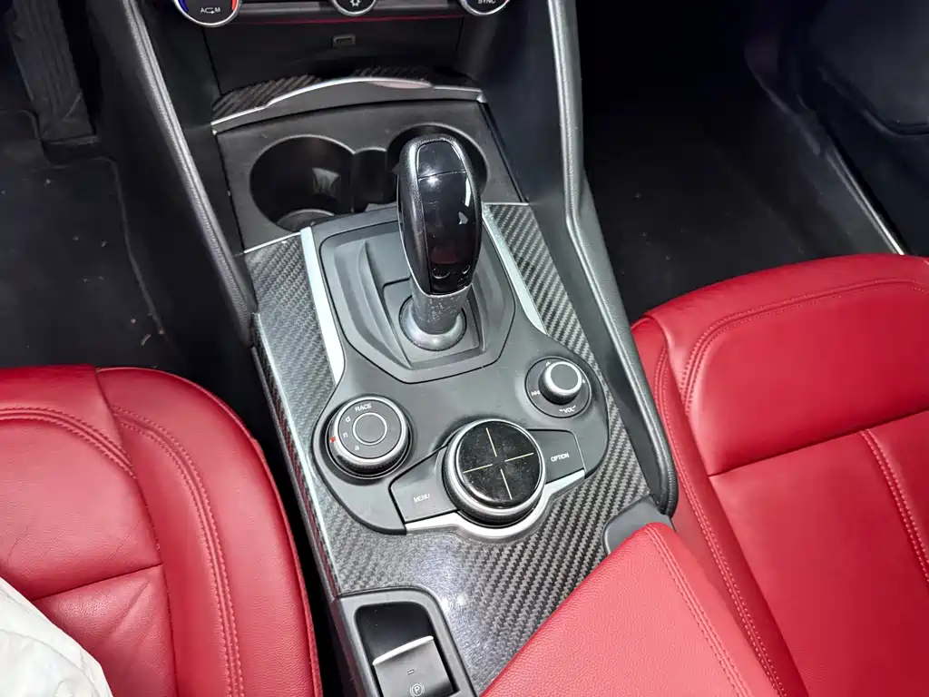 Alfa Romeo Giulia — миниатюра 9