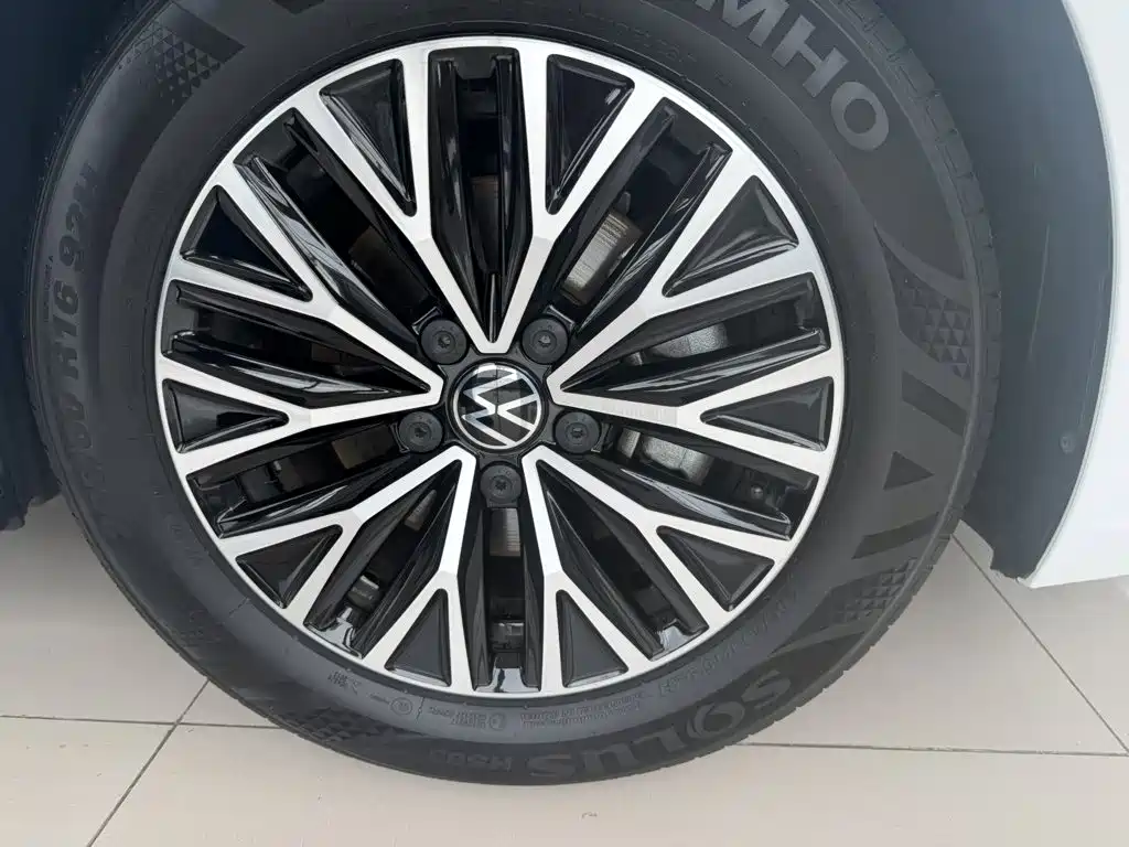 Volkswagen Sagitar 2025 200TSI DSG