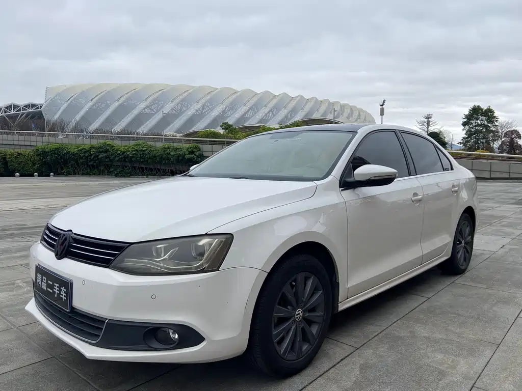 Volkswagen Sagitar 2014