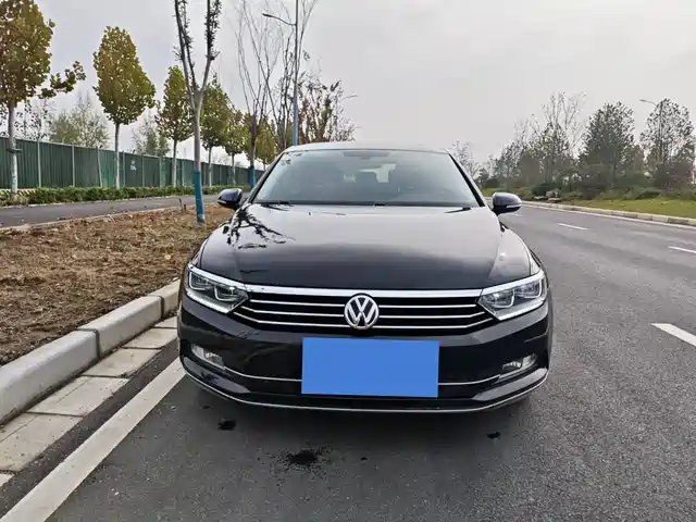 VOLKSWAGEN MAGOTAN 2019