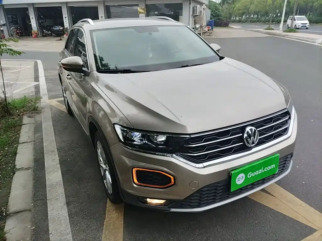 Volkswagen T-Roc 2018 230TSI DSG V