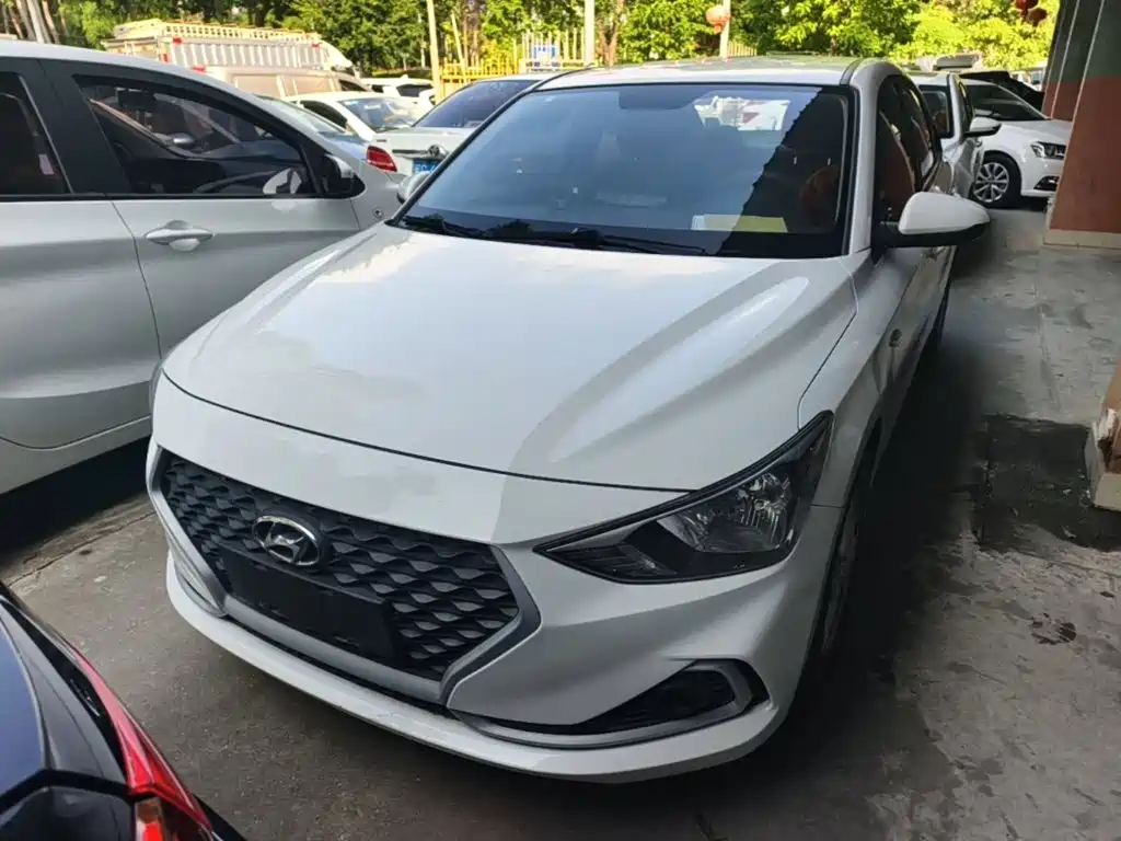Hyundai Elantra — миниатюра 3