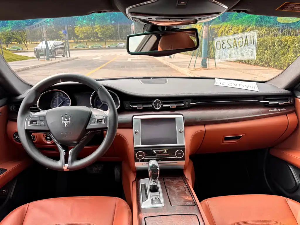 Maserati Quattroporte — миниатюра 10