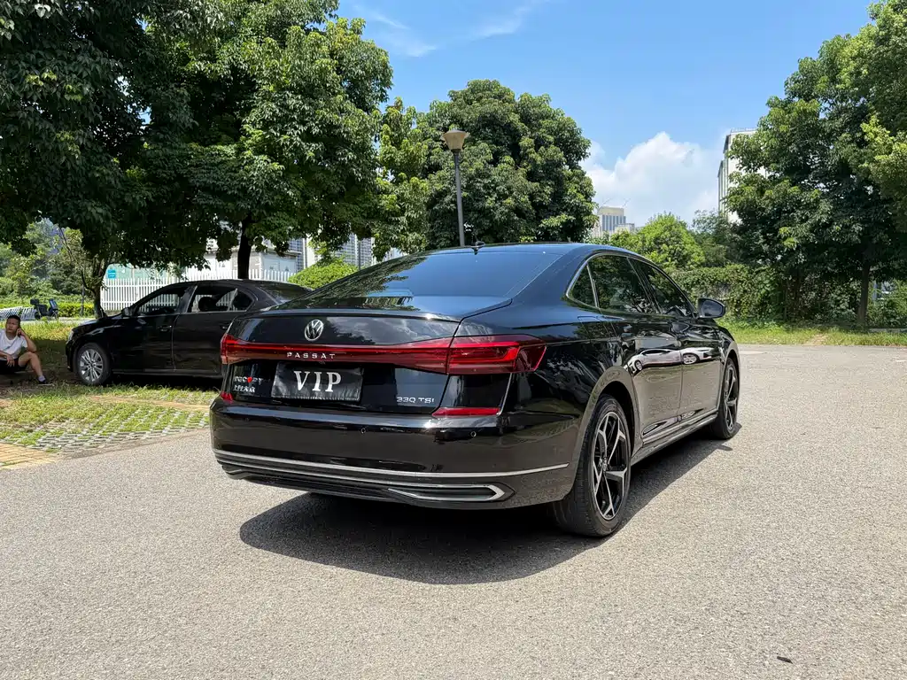 Volkswagen Passat 2024 330TSI Elite