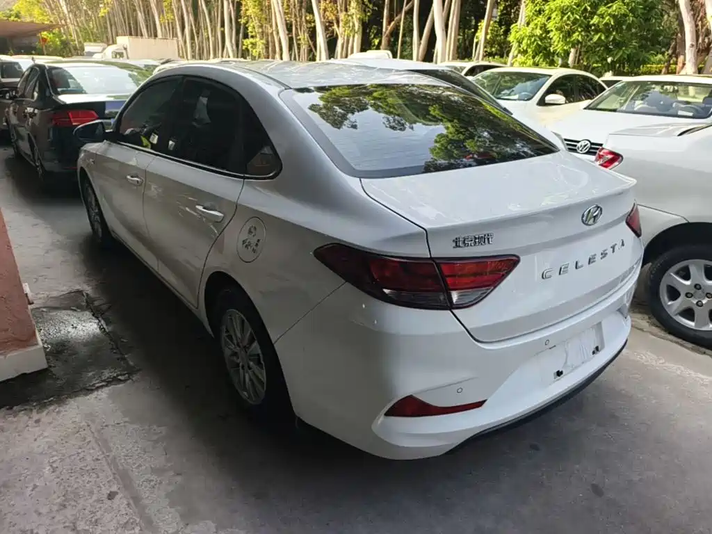 Hyundai Elantra — миниатюра 5