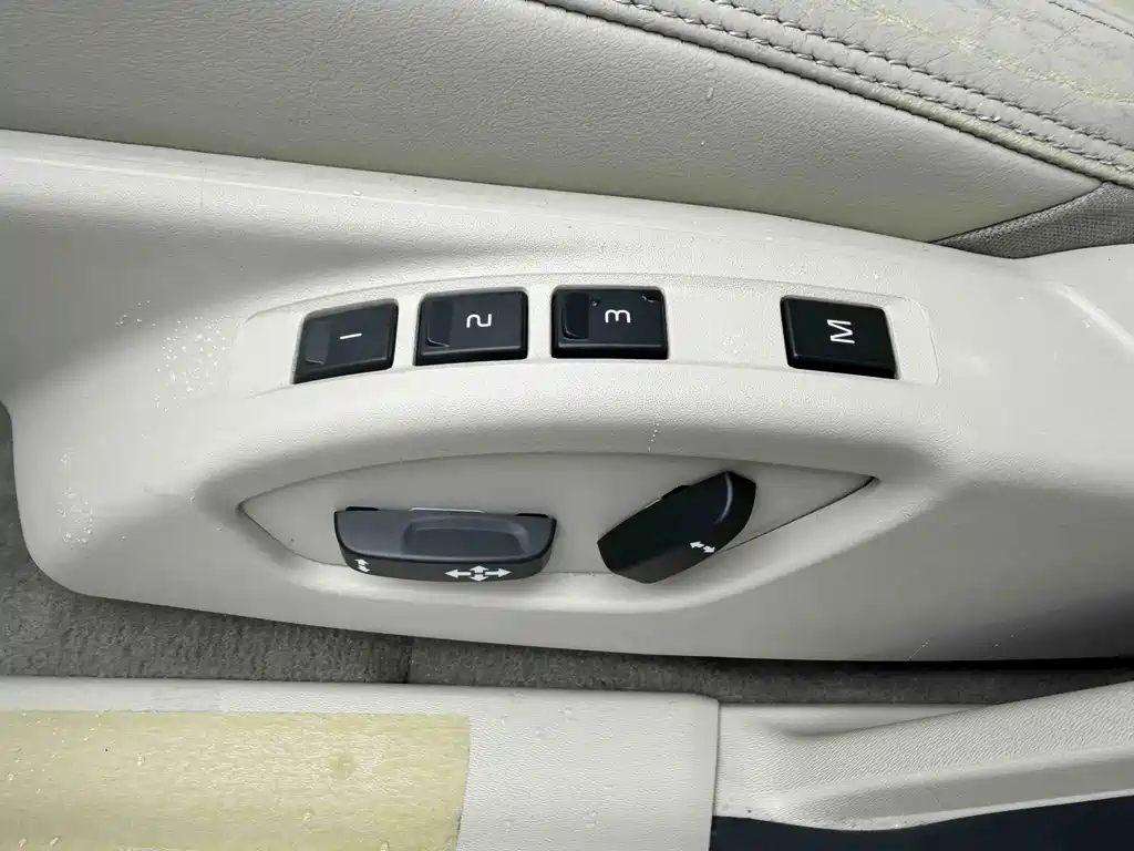 Volvo S60 (Import) — миниатюра 6