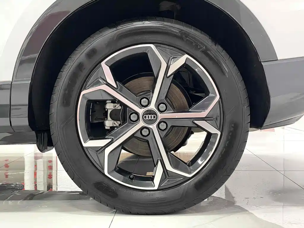 Audi Q3 Sportback - фото 15