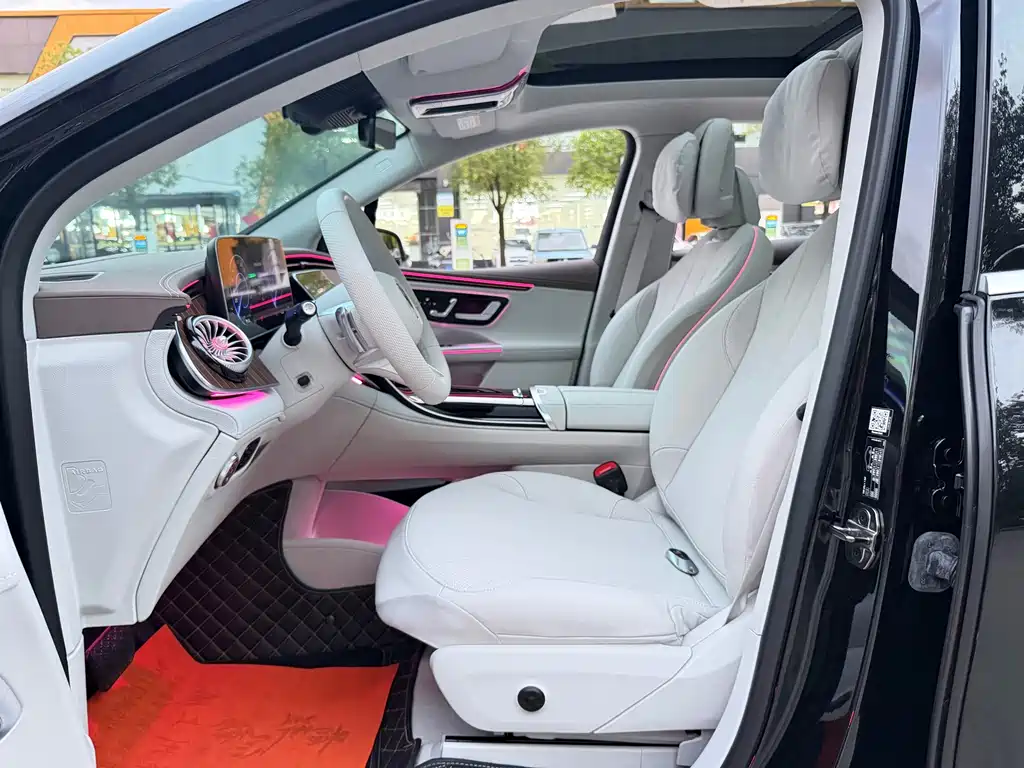 Mercedes-Benz EQE SUV — миниатюра 4