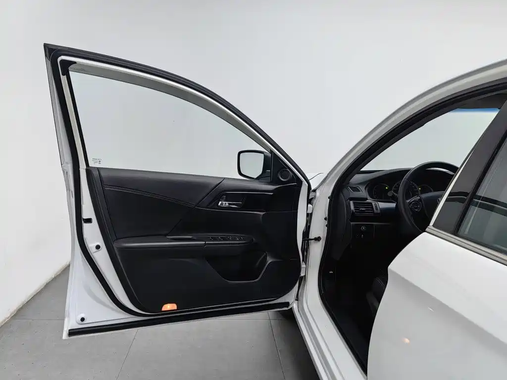 Honda Accord — миниатюра 8