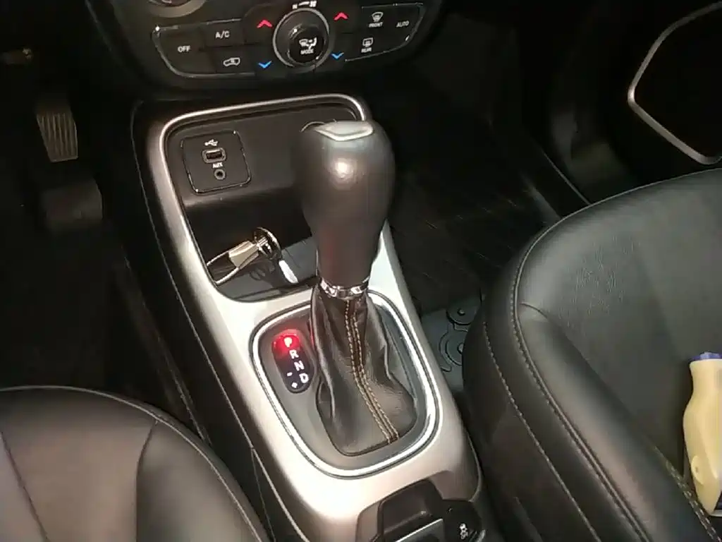 Jeep Compass — миниатюра 14